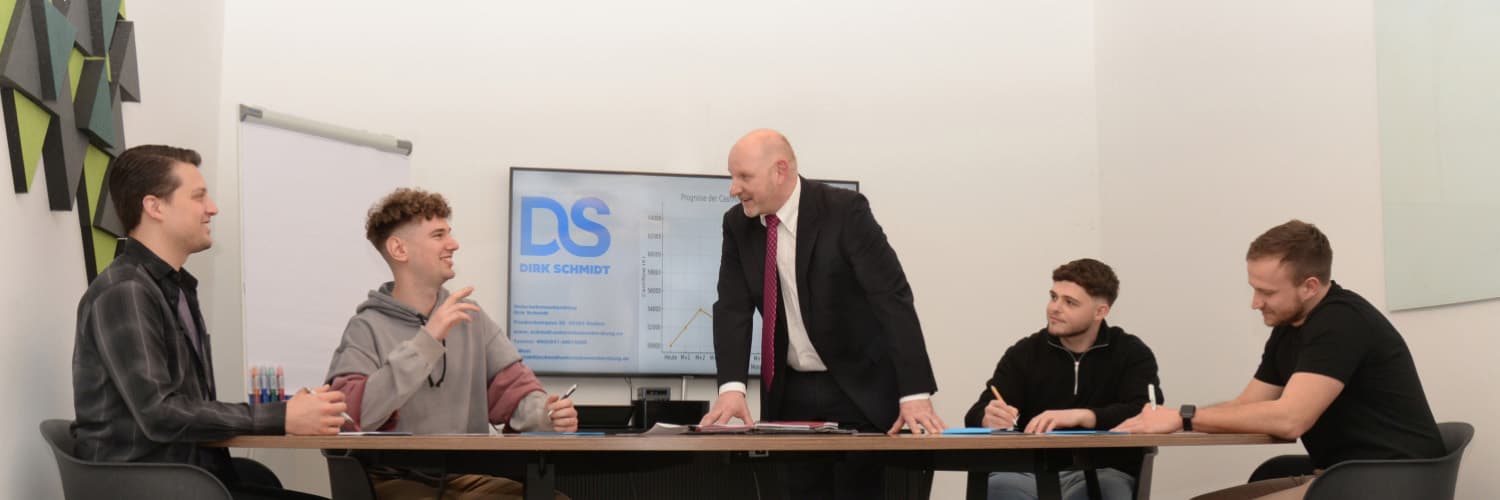 Dirk Schmidt Team bei der Unternehmensberatung